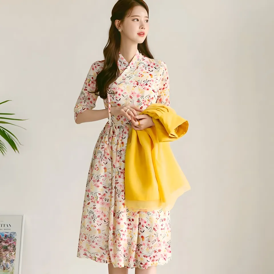 The Hanarin Cheollik, dress from the collection, product photograph