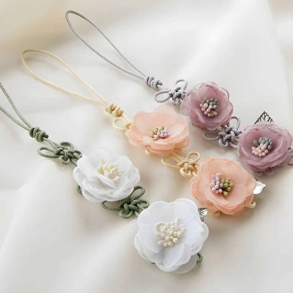 The Danmikkot Knot Norigae, accessory from the collection, product photograph