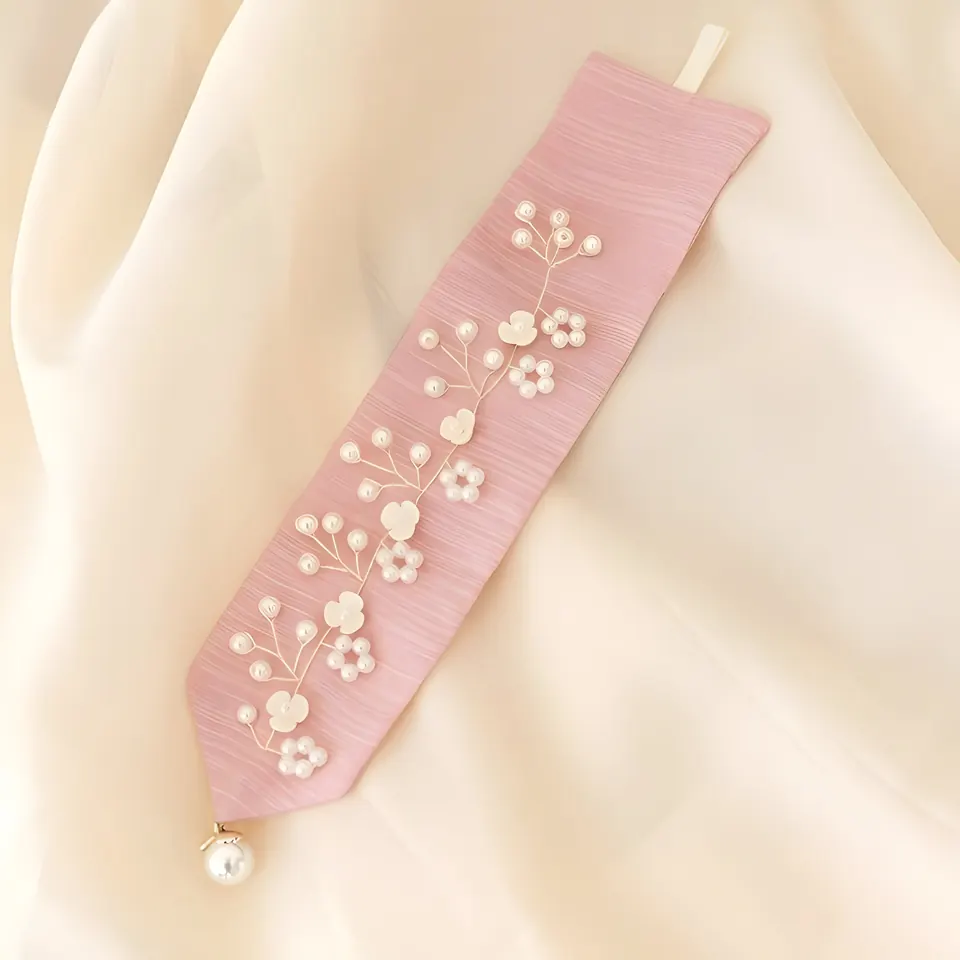 The Damso Pearl Norigae, accessory from the collection, product photograph